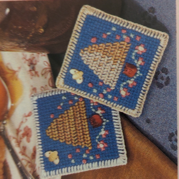 Just CrossStitch Magazine August 1999 - Picture 8 of 14